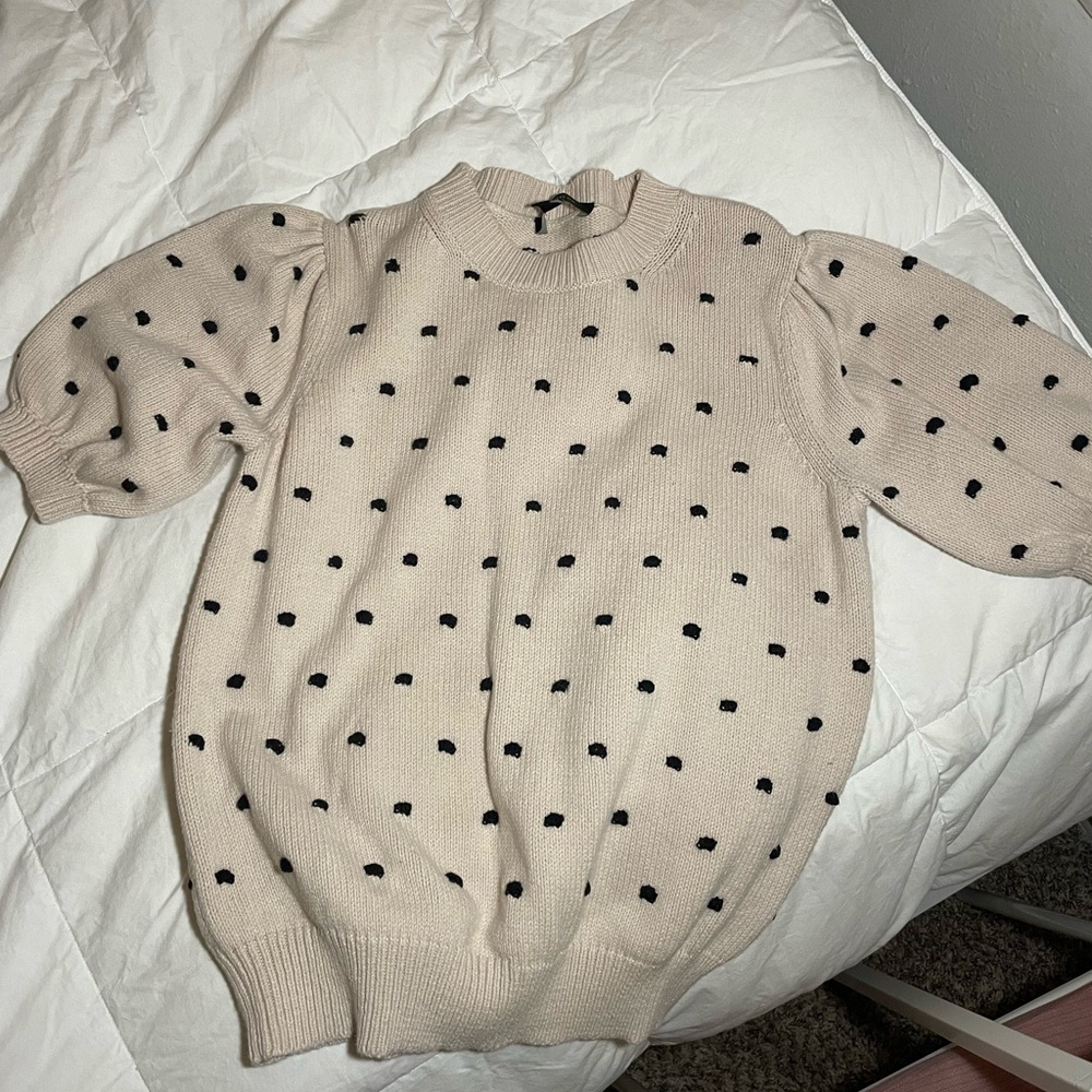 Short sleeve sweater